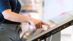 Pourquoi installer une borne tactile dans son entreprise ?